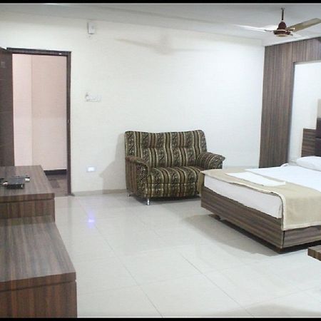 A.R Grand Hotel Visakhapatnam Esterno foto