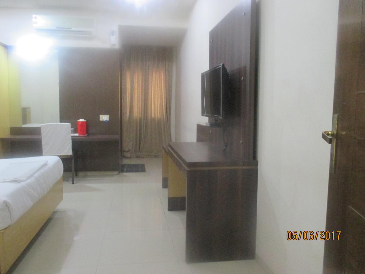 A.R Grand Hotel Visakhapatnam Esterno foto