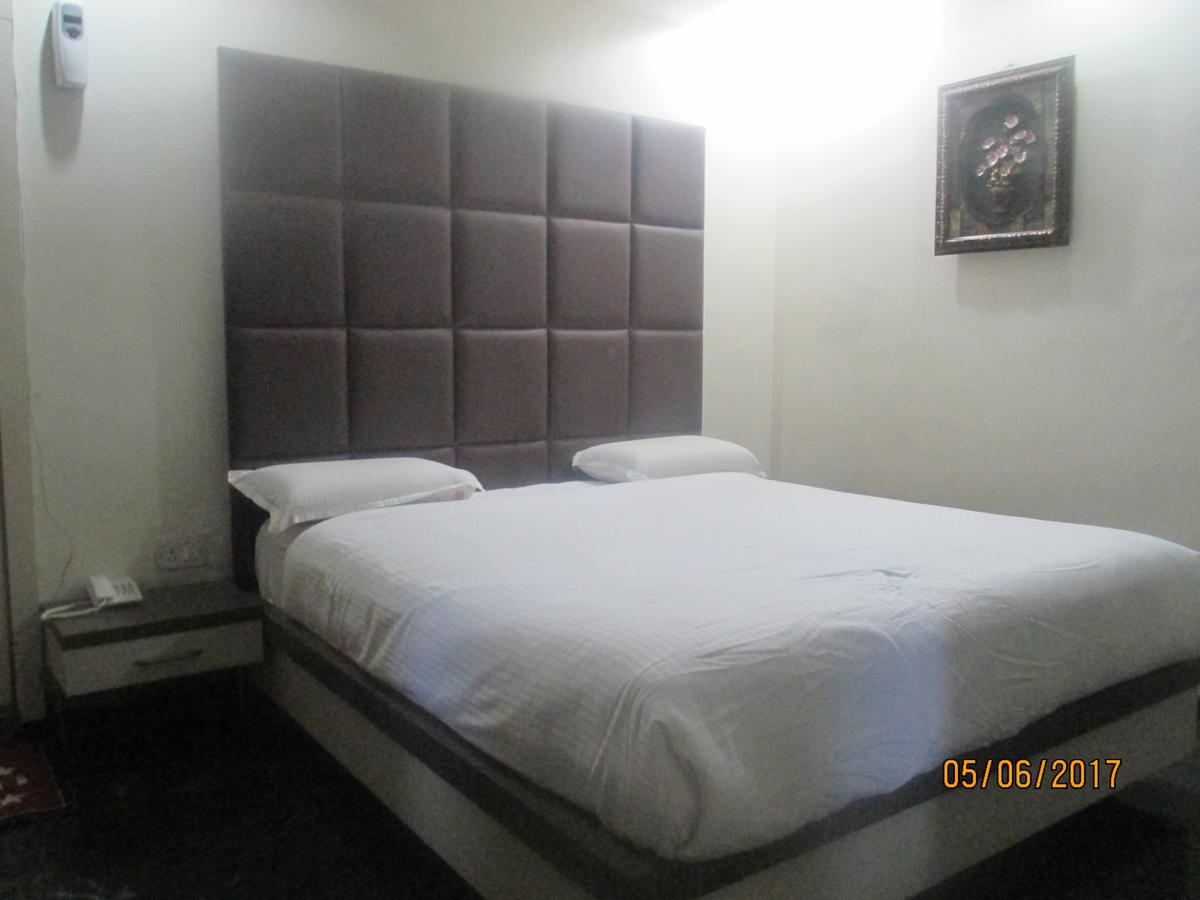 A.R Grand Hotel Visakhapatnam Esterno foto
