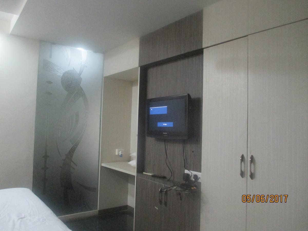 A.R Grand Hotel Visakhapatnam Esterno foto